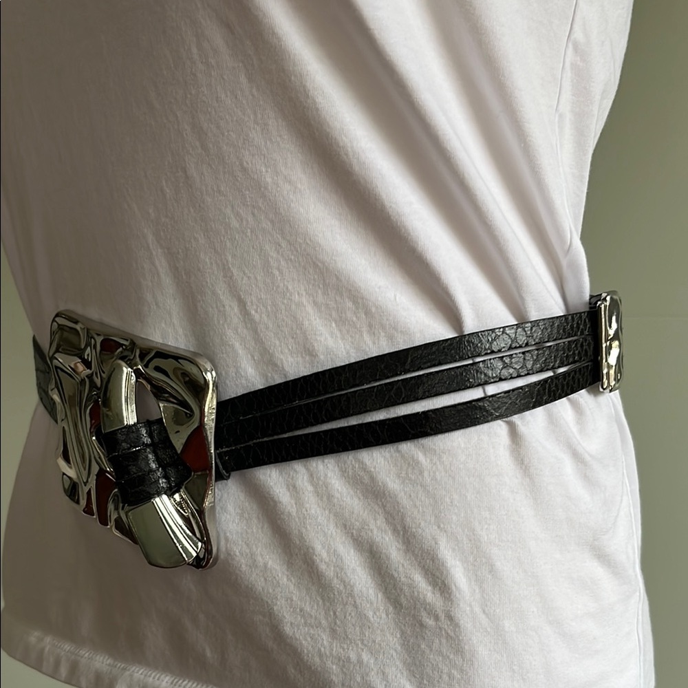 Stylish Black Belt with Silver Buckle - Picture 4 of 7